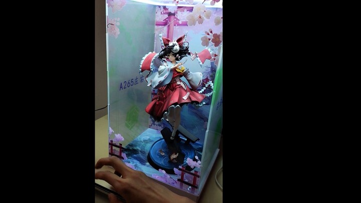 Tôi hỏi mẹ tại sao bà lại thích người đàn ông nhựa nhỏ bé tên Reimu này. Thật thú vị (tiếp theo!)