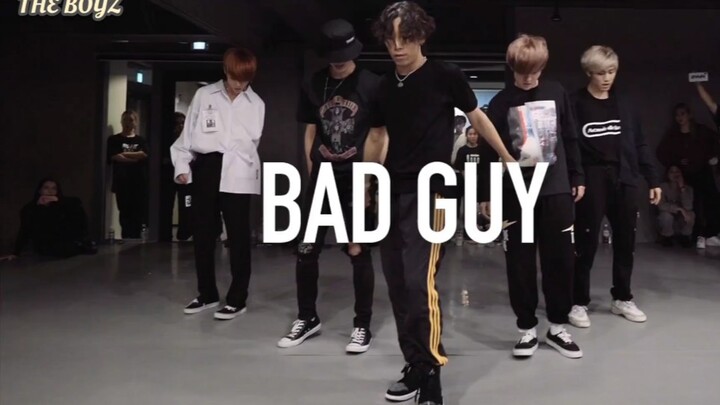 Ayo lihat nh Wanyan menari sebagai penari utama, benar-benar nyaman sekali