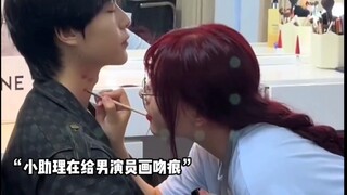 "Em có sở thích của em, anh có lựa chọn của anh. Lần tới gặp nhau, hãy hôn nhau một tiếng nhé!!!"