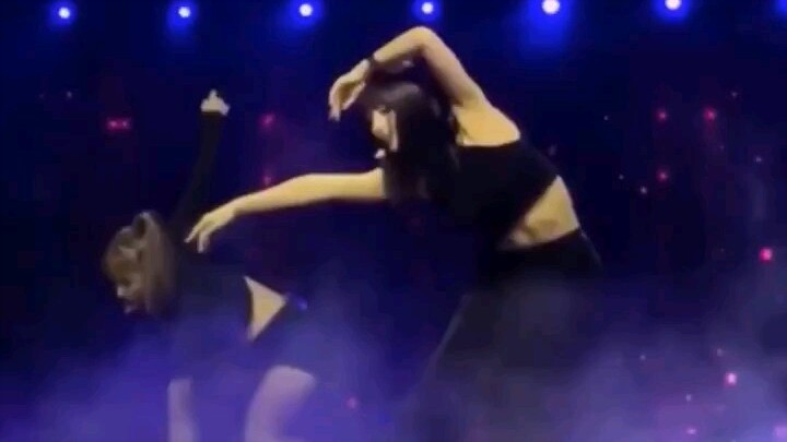 190119 TWICE MOMO Hirai Momo cover bài Move, quay trực tiếp