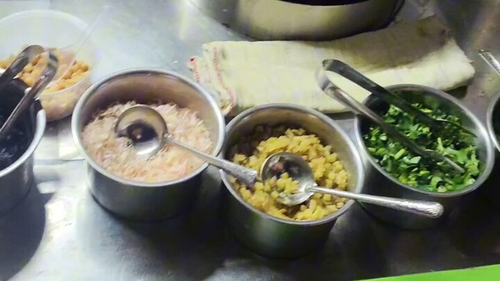 Late-Night Solo Food Journey