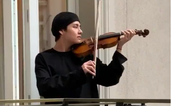 200101 ฮยอกบินอัปเดตทวิตเตอร์ว่า “วิบวับ วิบวับ ดวงดาวน้อย แทฮยอง” (ยิ่งดึงยิ่งหงุดหงิด โอเคอยู่นะ) 