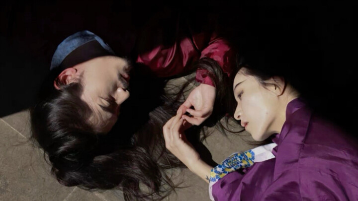 [الماء الجاري، الزهور المتساقطة، الربيع قد ذهب، السماء والأرض]