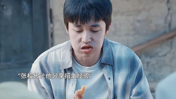 Diễn cảm của thầy Yao dần trở nên đờ đẫn, trở thành “thần nhà vệ sinh” của trường nữ sinh, làm tôi c