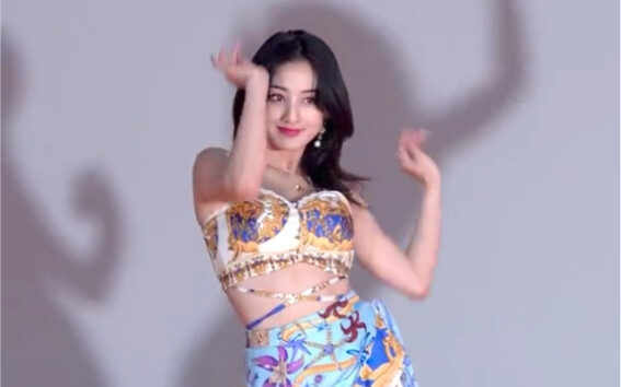 Exotic Beauty Park Ji-hyo: Alcohol-Free Live Performance — Such a Great Figure!