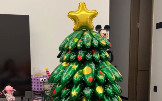 窝趣！一次性的圣诞树也太好看了叭 拍照也是绝绝子 氛围感拉满～
