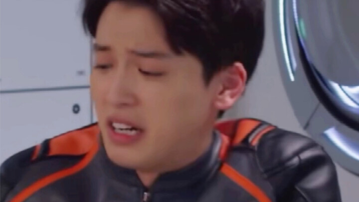 圆谷，拜托你一直怼脸拍好吗