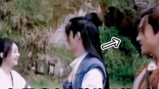 Cuối cùng, ánh mắt của Dương Hắc Đàn khi ăn thức ăn cho chó trông rất giống chúng ta trước màn hình 