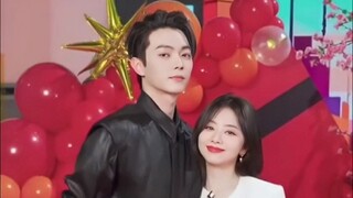 "คุณสวยกว่าแสงดาว" Xu Kai และ Tan Songyun จับมือกันเป็นวงกลมและกอดกันอย่างอ่อนหวาน ♡ "สวัสดีวันเสาร์