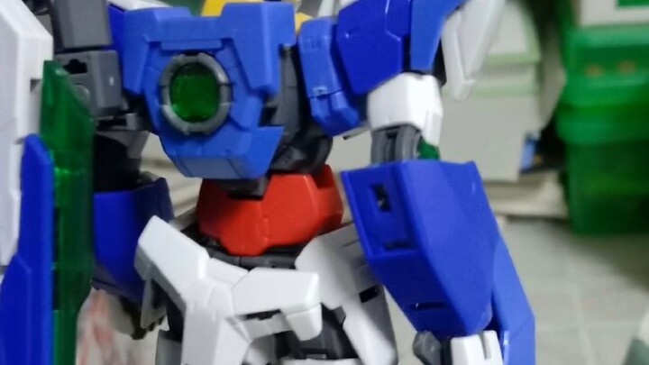 ฉันซื้อ RG Gunpla ให้เพื่อน เล่มเดียวราคา 85 ไม่มีแพ็ค สองแพ็คราคา 160 และสามแพ็คราคา 235 ในกล่องบอก