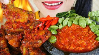 SAYAP AYAM BAKAR PEDAS PAKE SAMBEL MENTAH DADAKAN, LALAPAN PETE | EATING SOUNDS