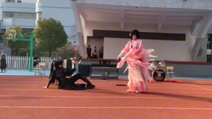 นักเรียนม.6 ปล่อยของสุดปัง! โชว์เต้นเพลง “ค่างไถซี” ในเทศกาลศิลปะวัฒนธรรมโรงเรียน?!