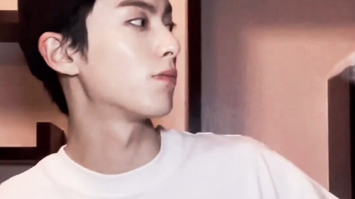 Hóa ra Đông Phương Thanh Thương thực sự tồn tại (khóc)/ Cảm ơn He Di dy đã quay video với tạo hình N