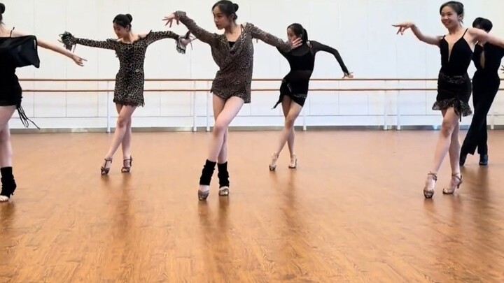 A must‑recommend for learning Latin dance in Xiamen! The more you dance, the more beautiful and conf