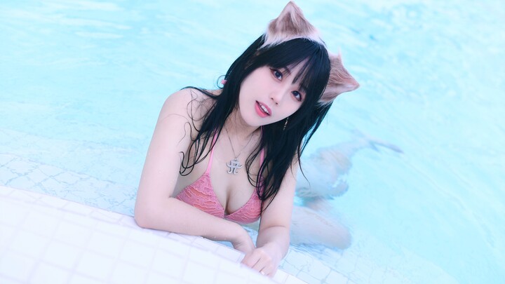 Wear a bikini like this on Valentine's Day, and your boyfriend will chase you