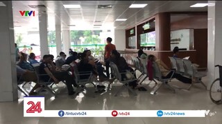 Muôn kiểu tránh nóng của người dân Hà Nội | VTV24