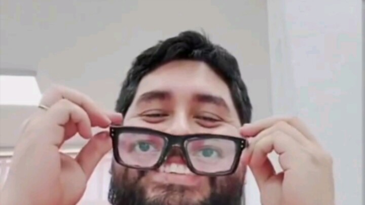 Lợi ích của việc đeo kính giờ đã hiện rõ rồi đấy…