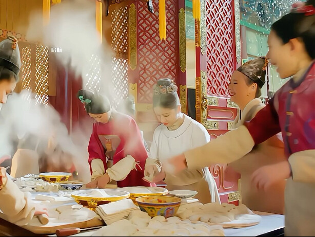 داخل المنزل، الوجوه البيضاء كالثلج؛ خارج القصر، الناس يُعانون من القلق بسبب البرد.