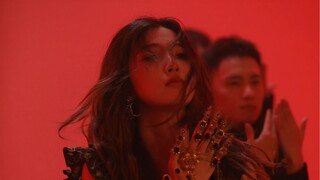 【虞书欣】220601 微博更新：落日沙漠舞蹈视频