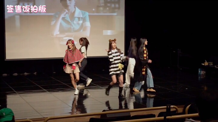 【APINK】Sumpah aku banget-banget suka banget sama bagian tari Candy ini!!!