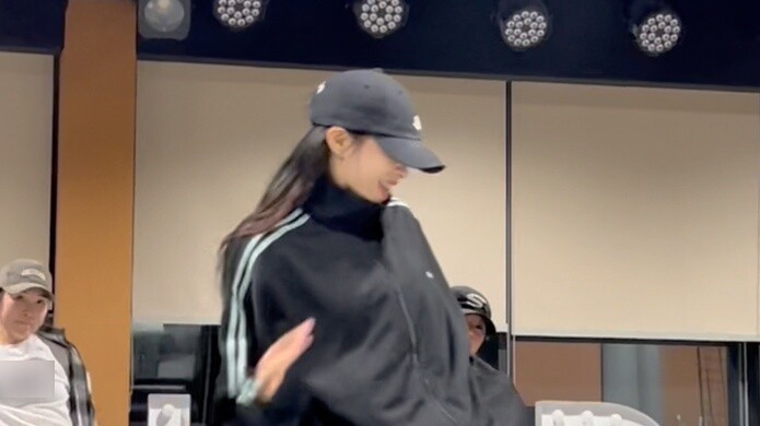 Introduction to HipHop: Record your happiness 🎧like I Do Choreography by Deng Deng