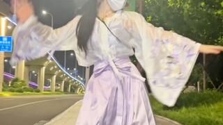 Kenapa masih ada orang yang lewat jam segini!!
