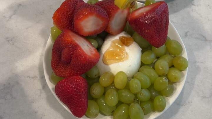 International Students Just Cook Random Meals: White People's Food