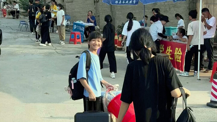 Gửi em gái tôi đến trường
