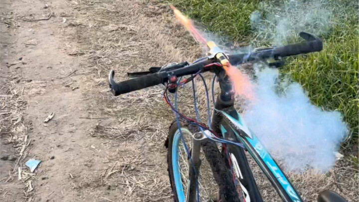 สิ่งประดิษฐ์: อุปกรณ์ช่วยเหลือผู้ขี่จักรยานและคนเดินถนนให้หลีกทาง主动