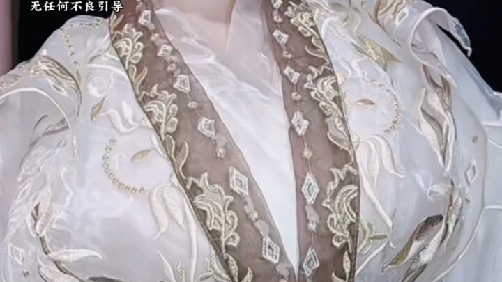 "أتمنى لك وجهًا مشرقًا وسعيدًا، مع تحياتي الدافئة في الشتاء."