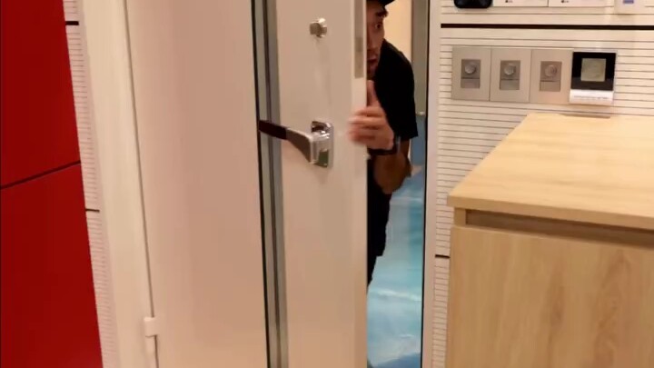 Hide-and-Seek Master