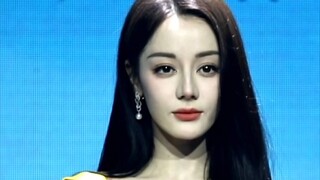 这不是脸蛋天才是什么啊啊？？？小小的脸大大的五官被迪丽热巴美到简直易如反掌啊