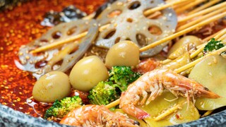 It's so hot outside; let's whip up a pot of [cold-pot skewers] to satisfy our craving for hotpot!