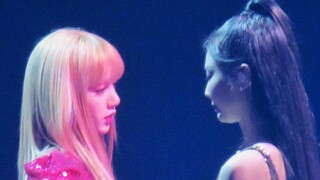 【BLACKPINK】Lisa and Jennie's sweet moment