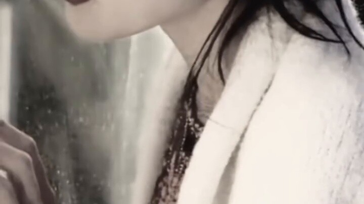 Momen terakhir memoar novel protagonis laki-laki yang belum menikah, "Sebuah tarian di jalanan Paris