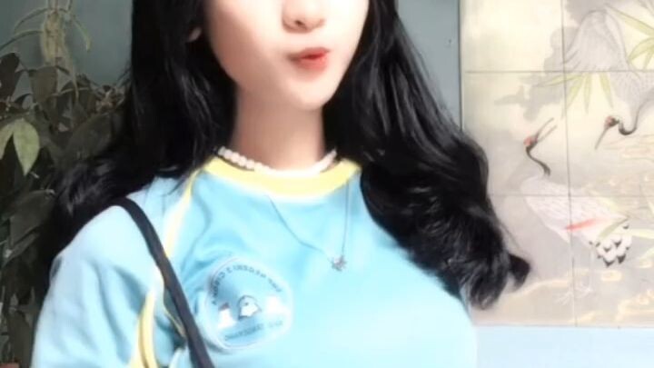 sekolah dulu guys 🥵