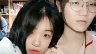 反正不会火，互联网是认不出我们的，宿舍深夜整活