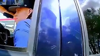 Proses kamera perekam tubuh petugas polisi di jalanan Amerika Serikat,