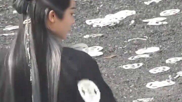 Ugh~ Pulling my hair!