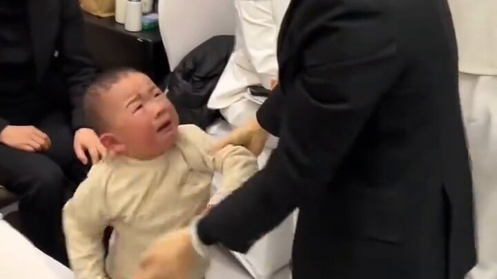 tức giận? Sự tức giận là gì? Cư dân mạng: Đề nghị phát sóng trong đám cưới!