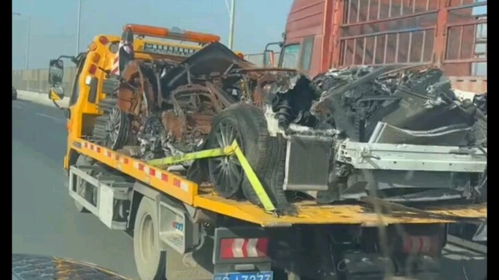 Penyerahan mobil dengan perbaikan sempurna