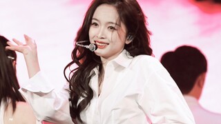 Wu Xuanyi [First Love 2.0] Super sweet girl group dance "Sweet Hug" straight shot [4K60P]