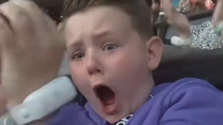 เด็กออทิสติกได้ดูคอนเสิร์ตครั้งแรก! ก่อนหน้านี้เขาไม่เคยยิ้มสดใสขนาดนี้มาก่อน พลังของดนตรีช่วยเยียวย