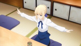 因为士郎说了一句喜欢，saber就一直穿那件日常服了！