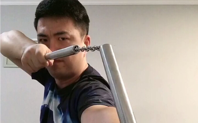 With nunchaku like this, the opponent has no chance to fight back.