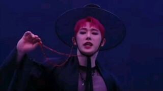 Korean male singer Wonho cosplays as Abby from Sajaboys, and his big muscles fit the role very well!