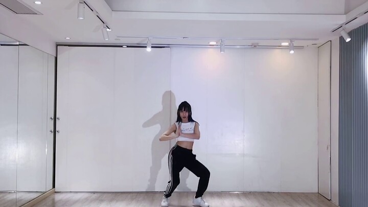Y | Apink−Dumhdurum Afen versi dance cover lagu terbarunya [Ton Ton Ton]