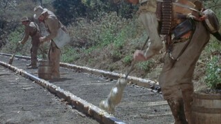 劫匪将猪油涂抹在铁轨上，火车经过时瞬间打滑