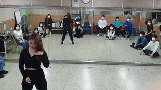 Siswa klub menari NUNU NANA - Jessi