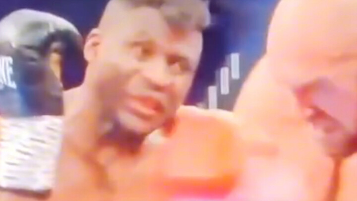 Excellent boxing — the bloody elbow from Tyson Fury